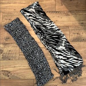 Bundle of two scarves